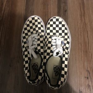 size 9 vans